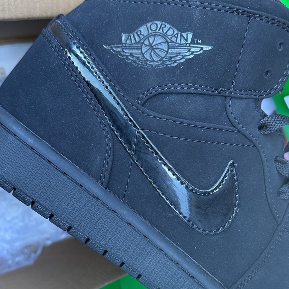 Jordan  triple Black Mid-Top Sneakers - Picture 1 of 5